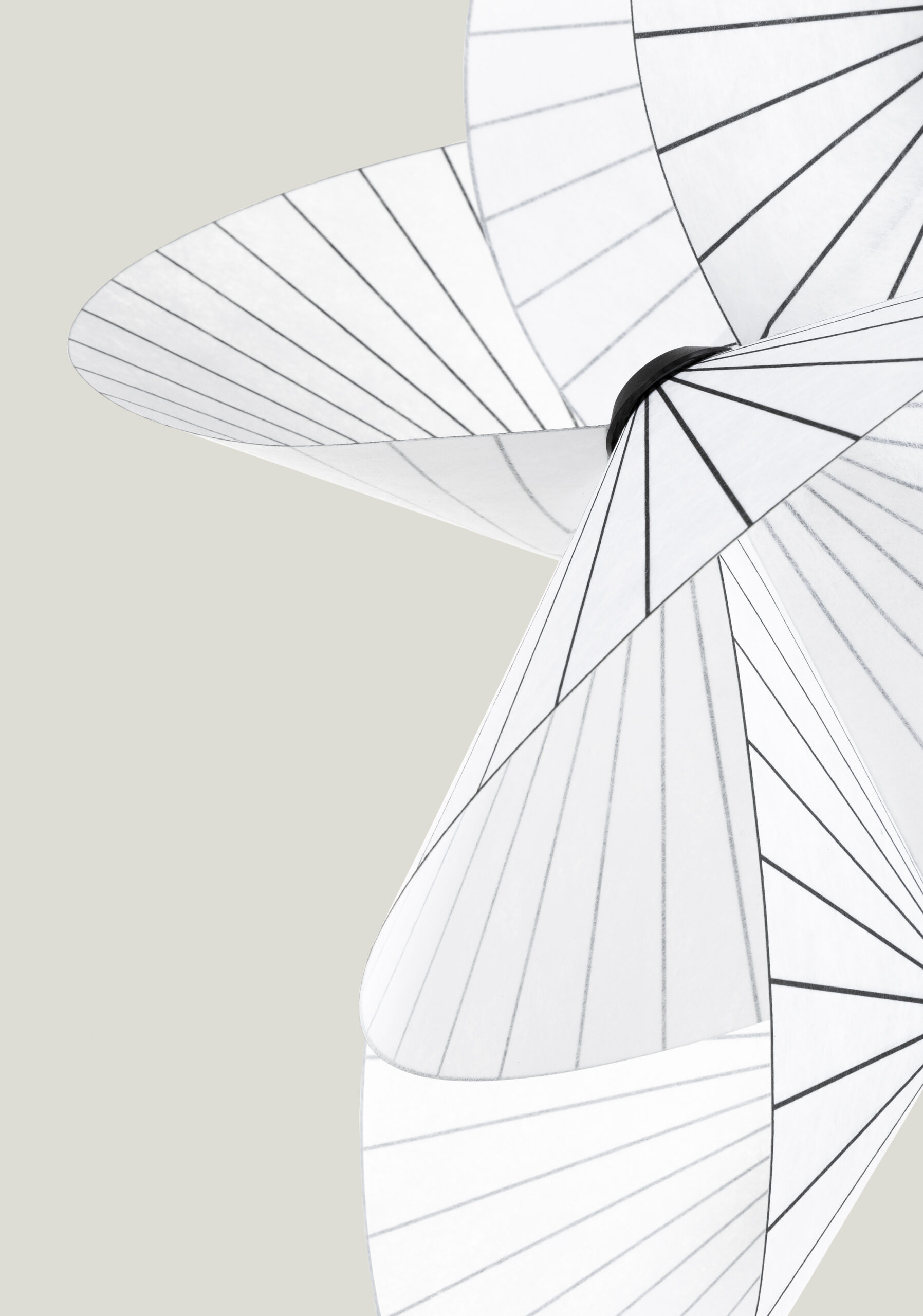 Serpentine-detail-on-grey