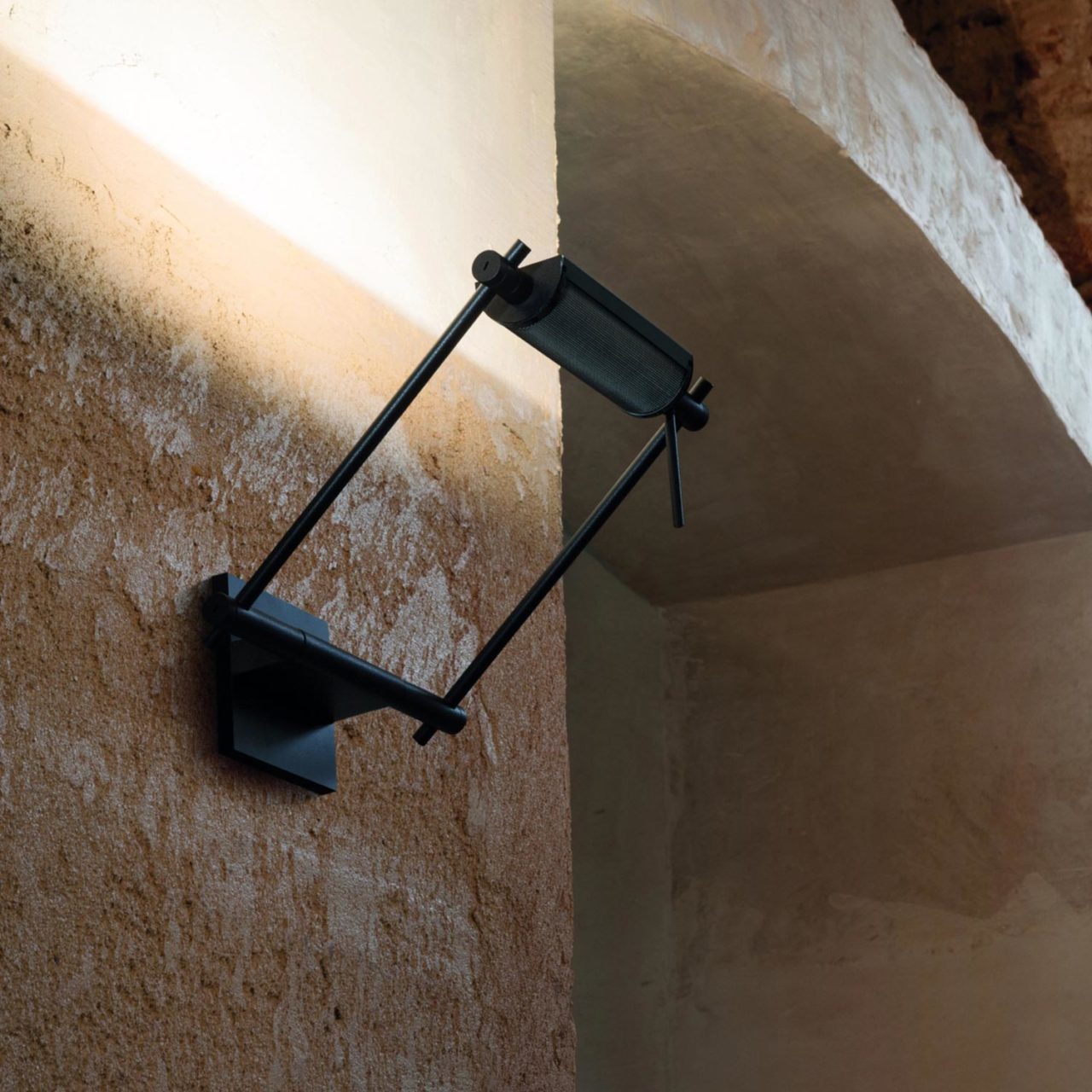 logo-wall-black2-1280x1280