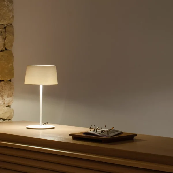 warm-vibia-tavolo-4895