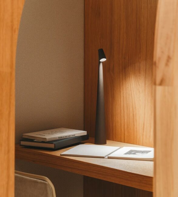 Vibia Africa Bolt-Down Lampada da Tavolo - <span style="color:red">Promo</span>